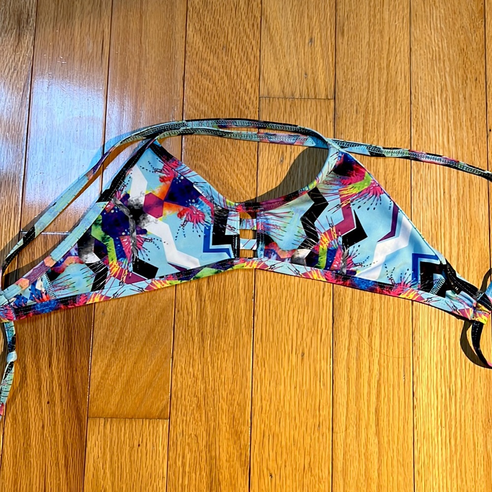 MALLYCE jolyn bikini top